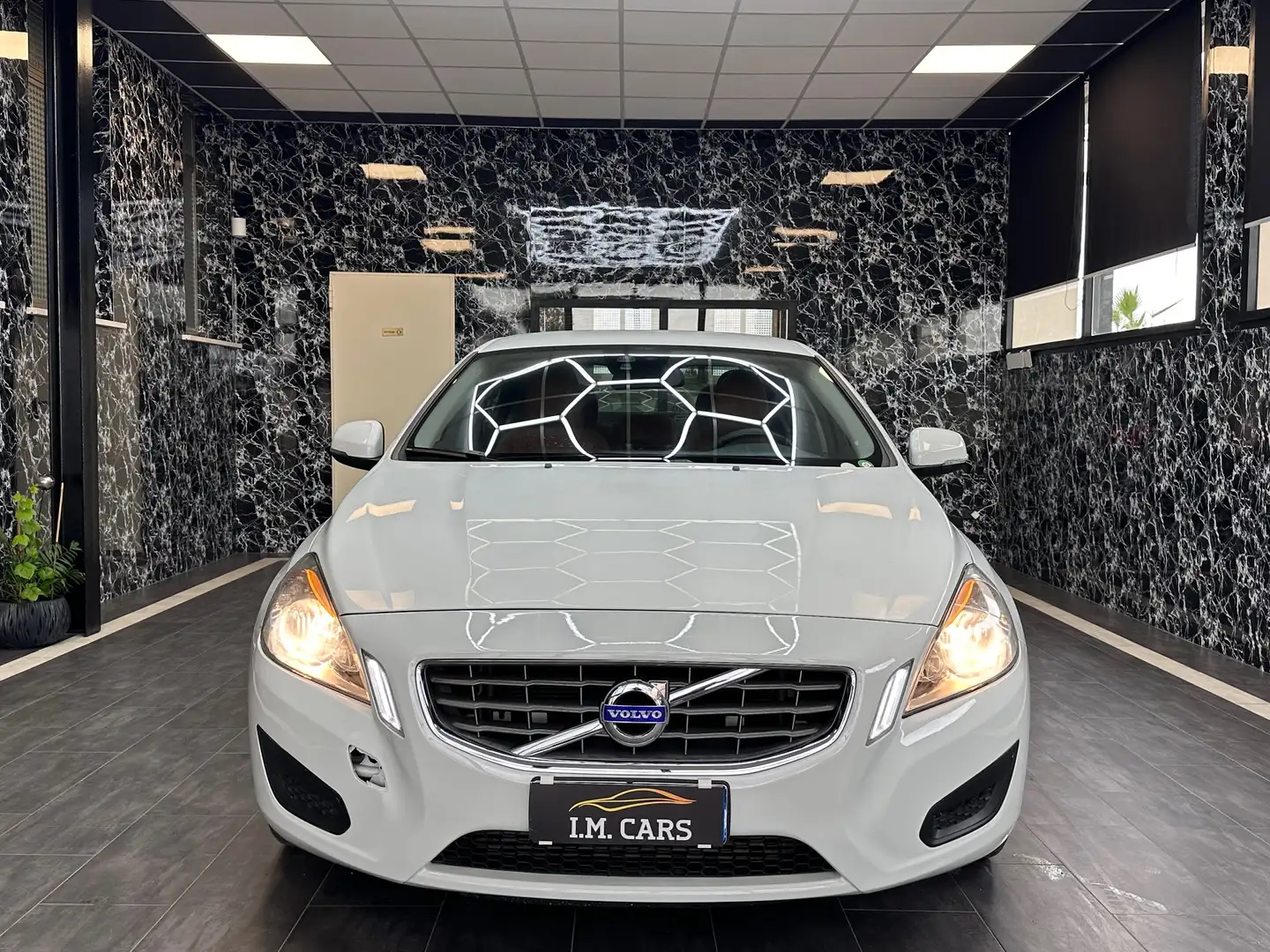 Volvo S60 2.4 d5 Summum Blanc - 2