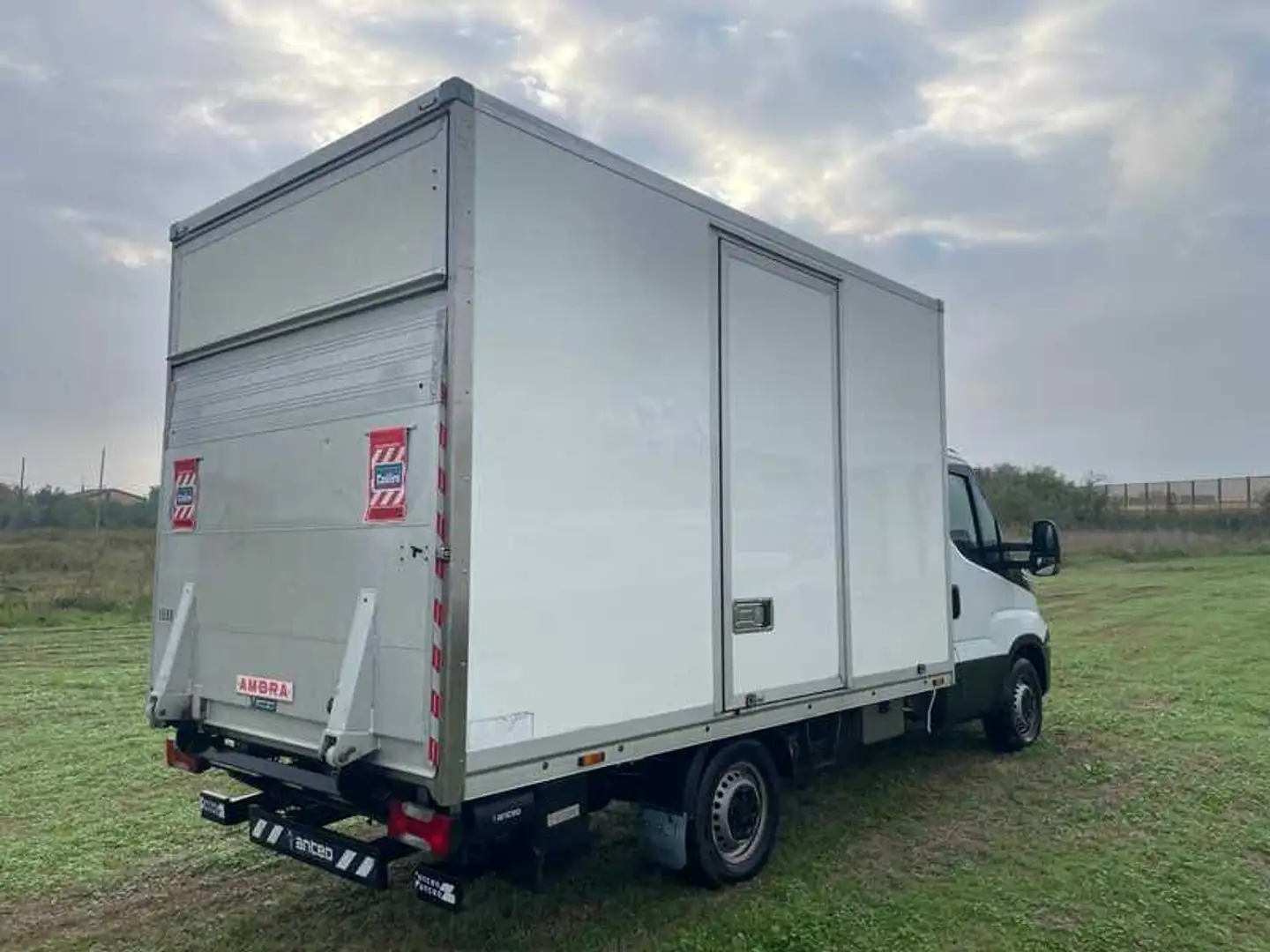 Iveco Daily 35 S16 FURGONE 35 Q BOX + SPONDA MOTORE RIFATTO a Bianco - 1