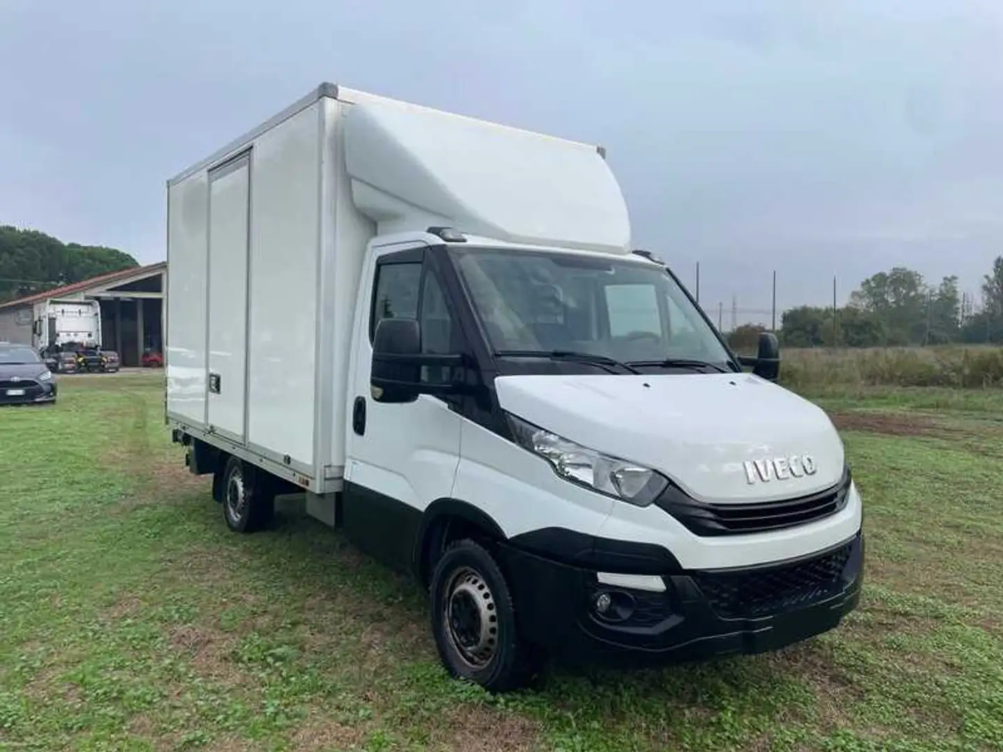 Iveco Daily 35 S16 FURGONE 35 Q BOX + SPONDA MOTORE RIFATTO a Bianco - 2