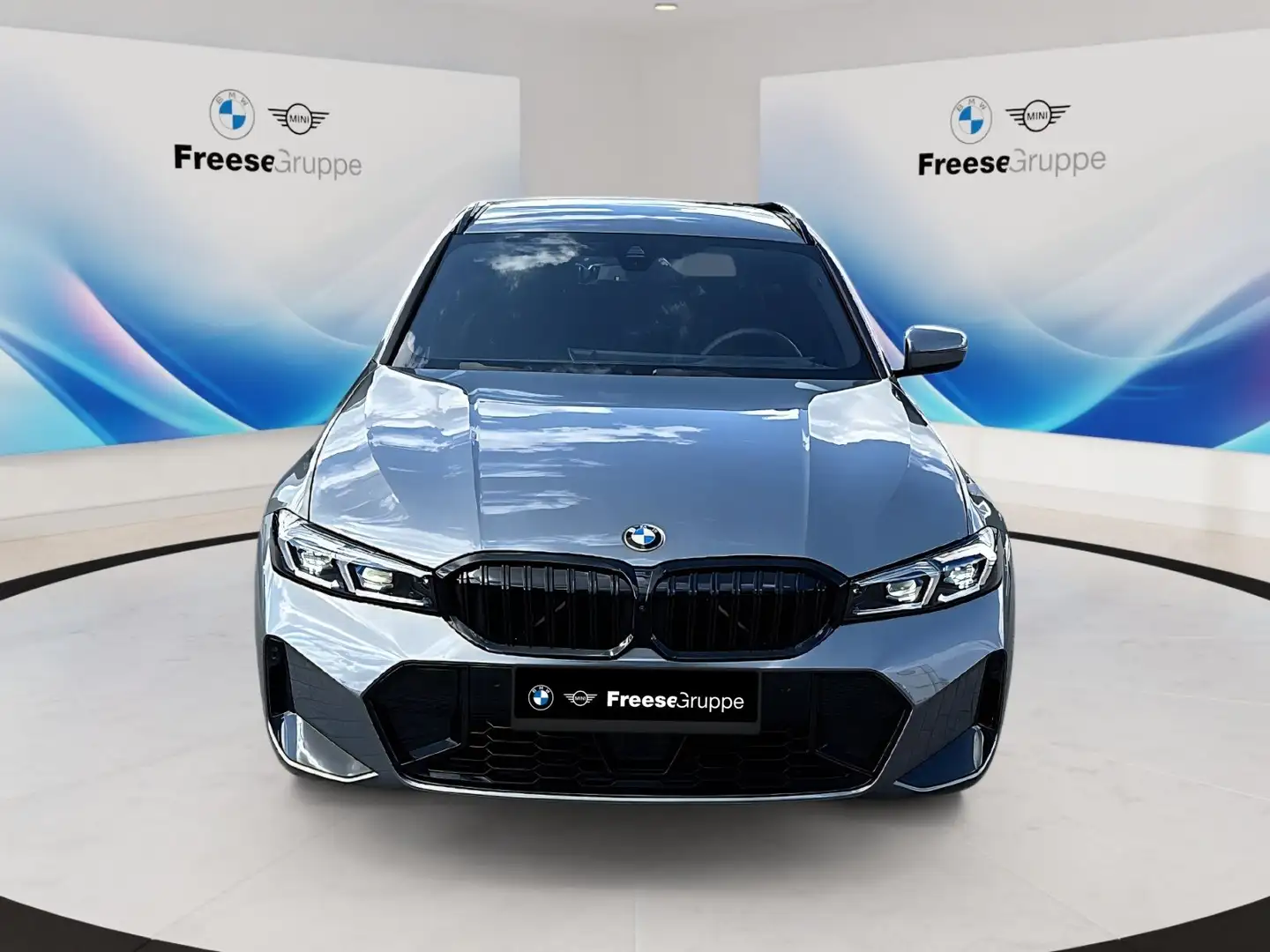 BMW 320 d xDrive Touring AHK 360° HEAD-UP RFK HIFI BT Grau - 2