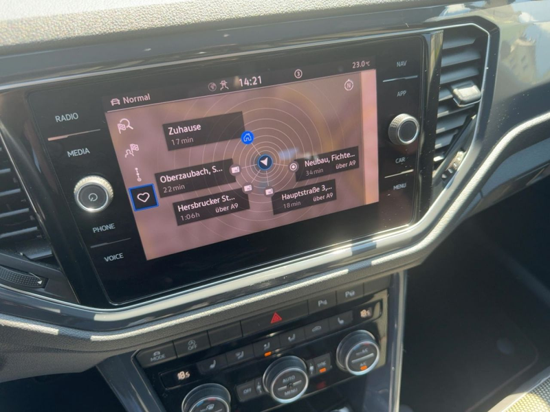 Volkswagen T-Roc Sport 1.5 TSI — photo 13
