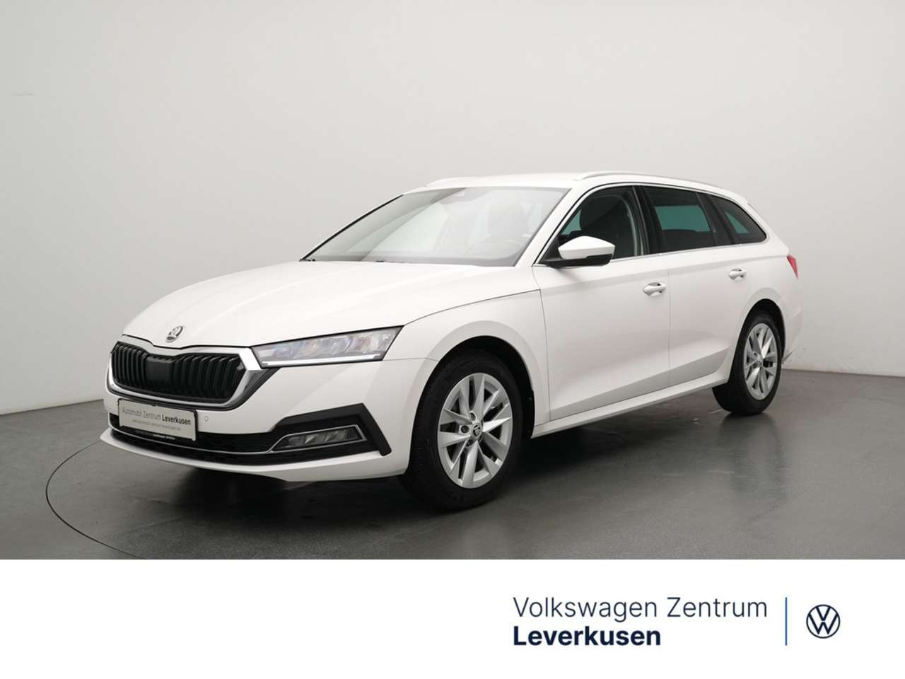 Skoda Octavia — Skoda Octavia DSG VIRT CARPLAY NAVI LED PDC KLIMA