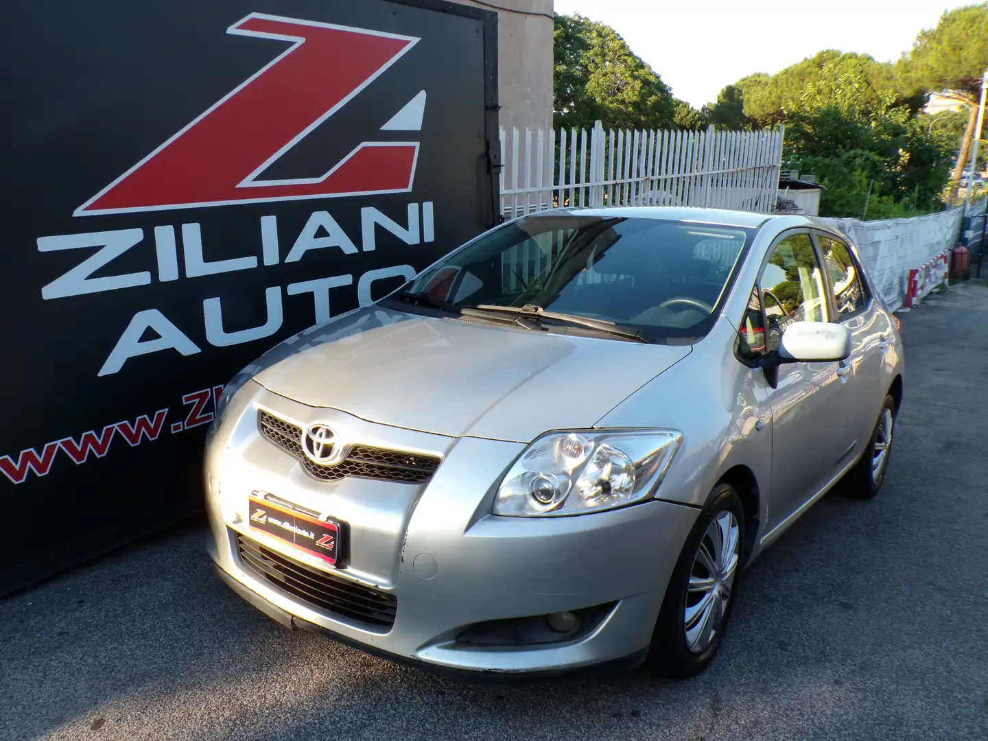 Toyota Auris 5p 1.6 BLUETOOTH..CLIMA BIZONA.. Zilver - 1