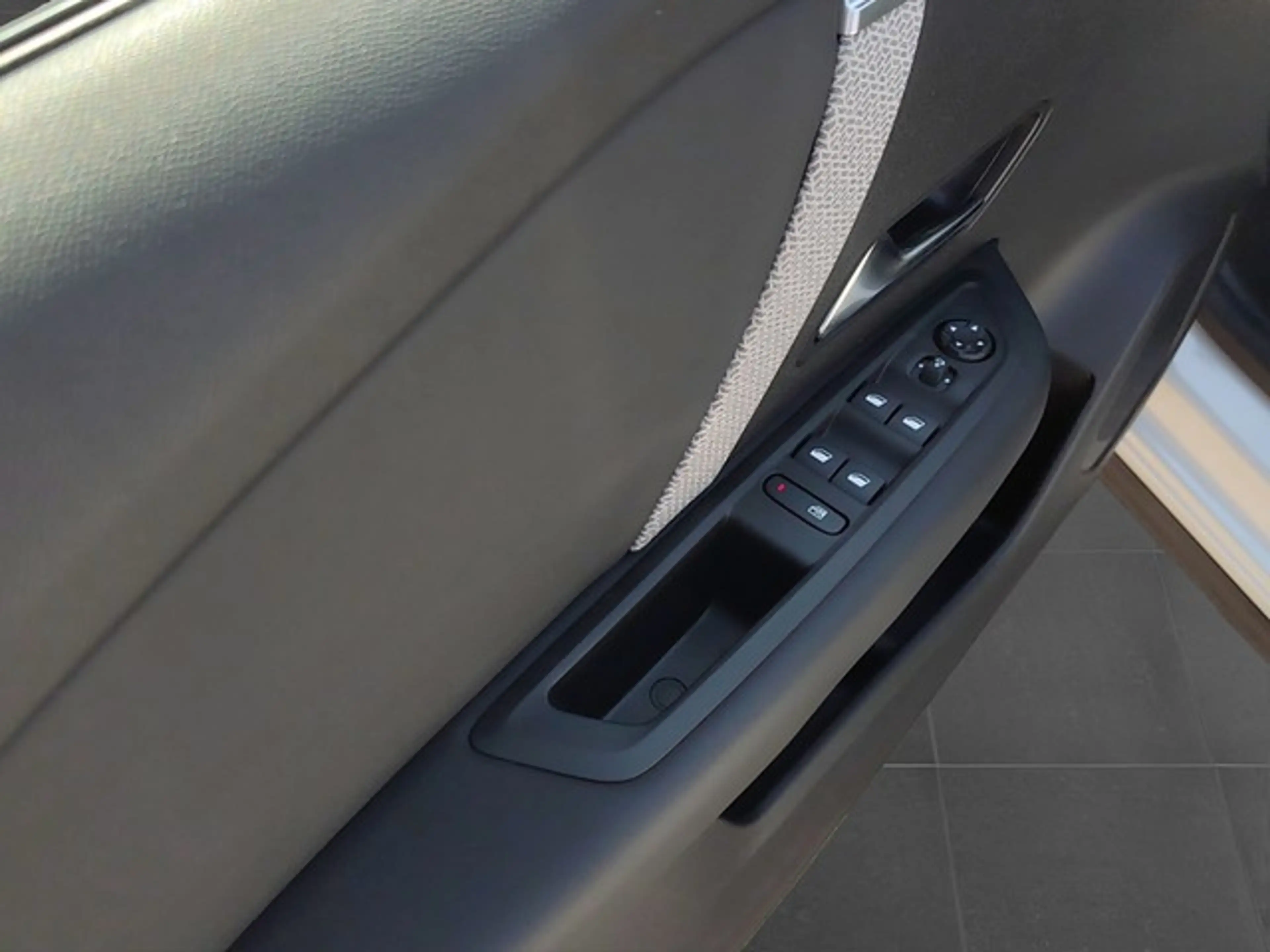 Citroen C4 Lim. Max EAT8 ALLWETTER NAVI PDC KAMERA SHZ Max — photo 14
