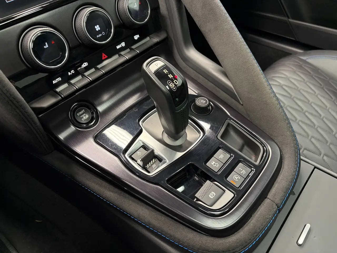 Jaguar F-Type снимка Jaguar F-Type