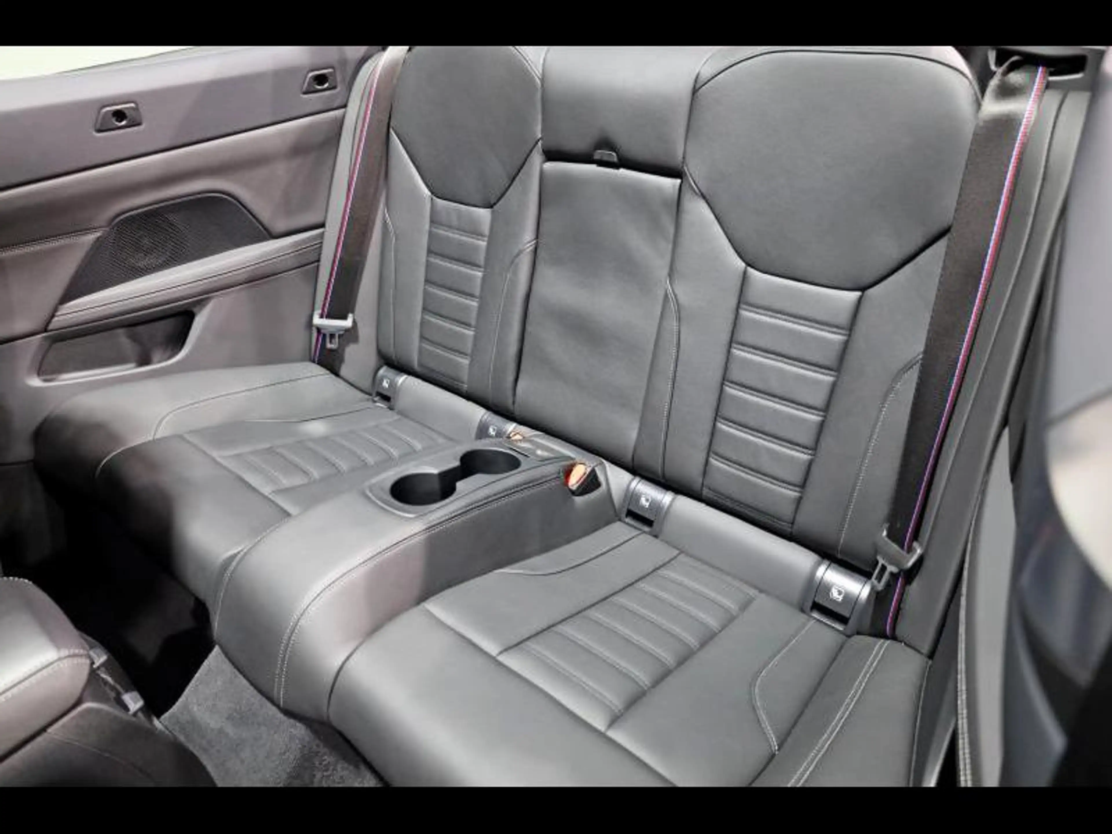 BMW 420 i Cabrio Kit M Sport — photo 15