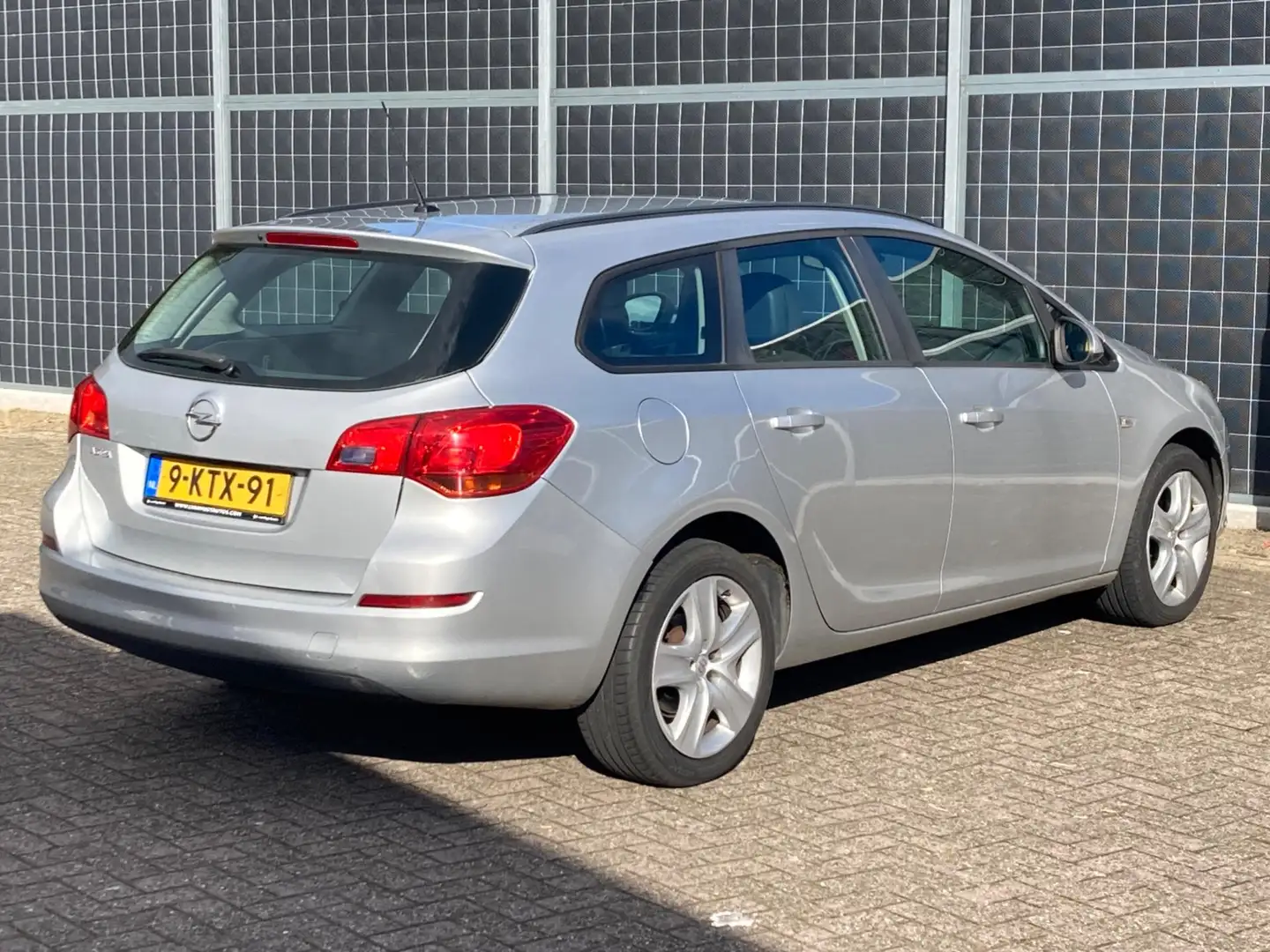 Opel Astra Sports Tourer 1.4 Edition nieuwe APK Grijs - 2