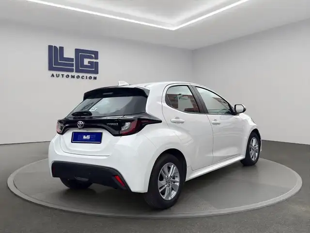 Toyota Yaris view 5