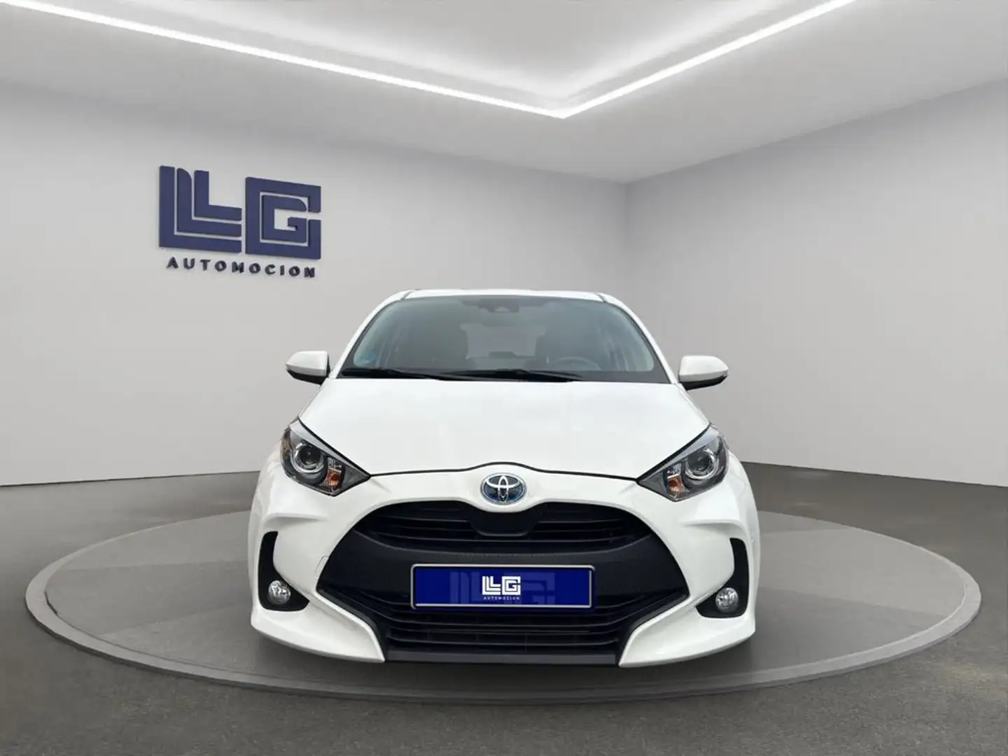 Toyota Yaris 120H 1.5 Active Tech Blanco - 2