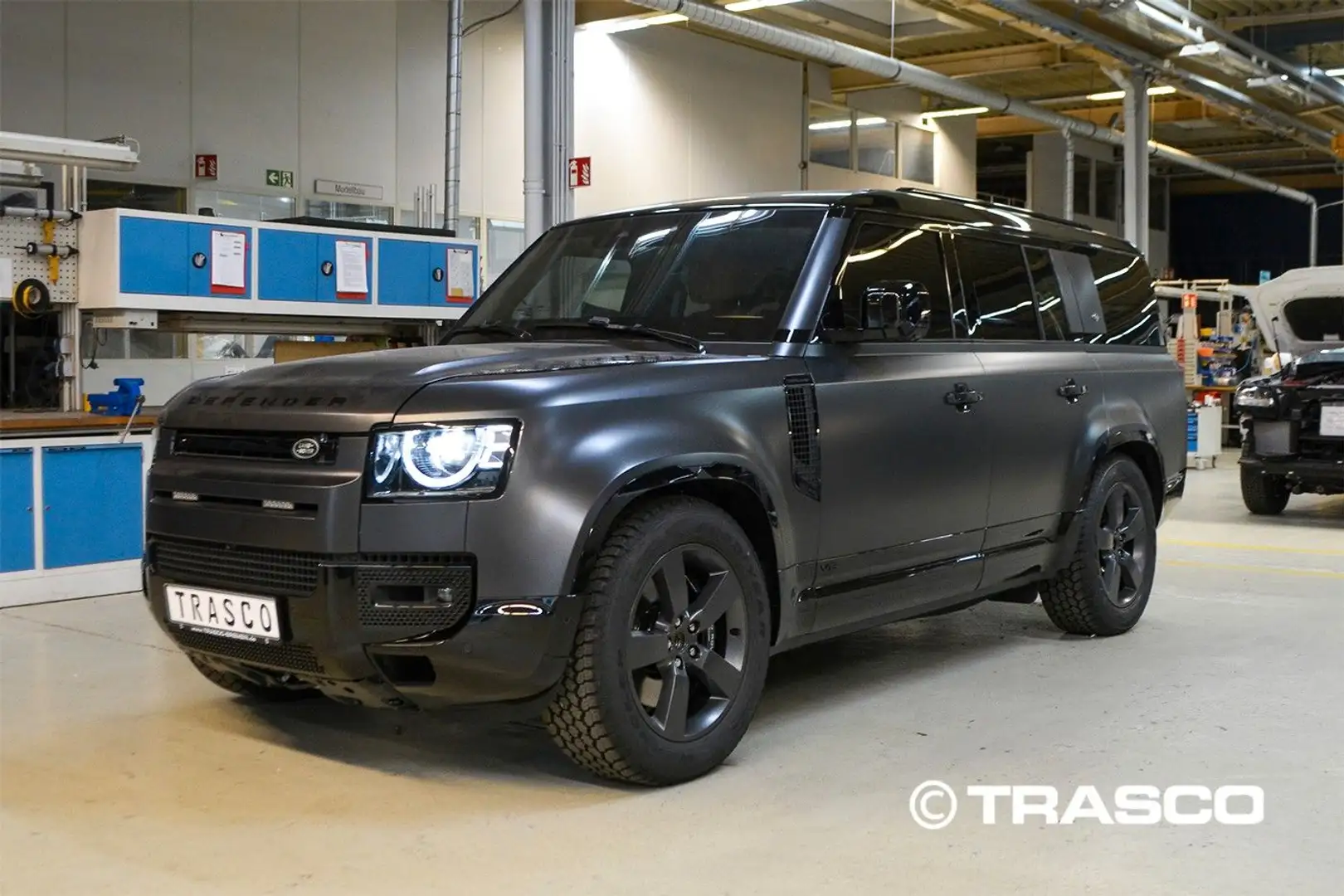 Land Rover Defender 130 - P425 V8 geschützt/protected Level 4 A-KIP Gris - 1