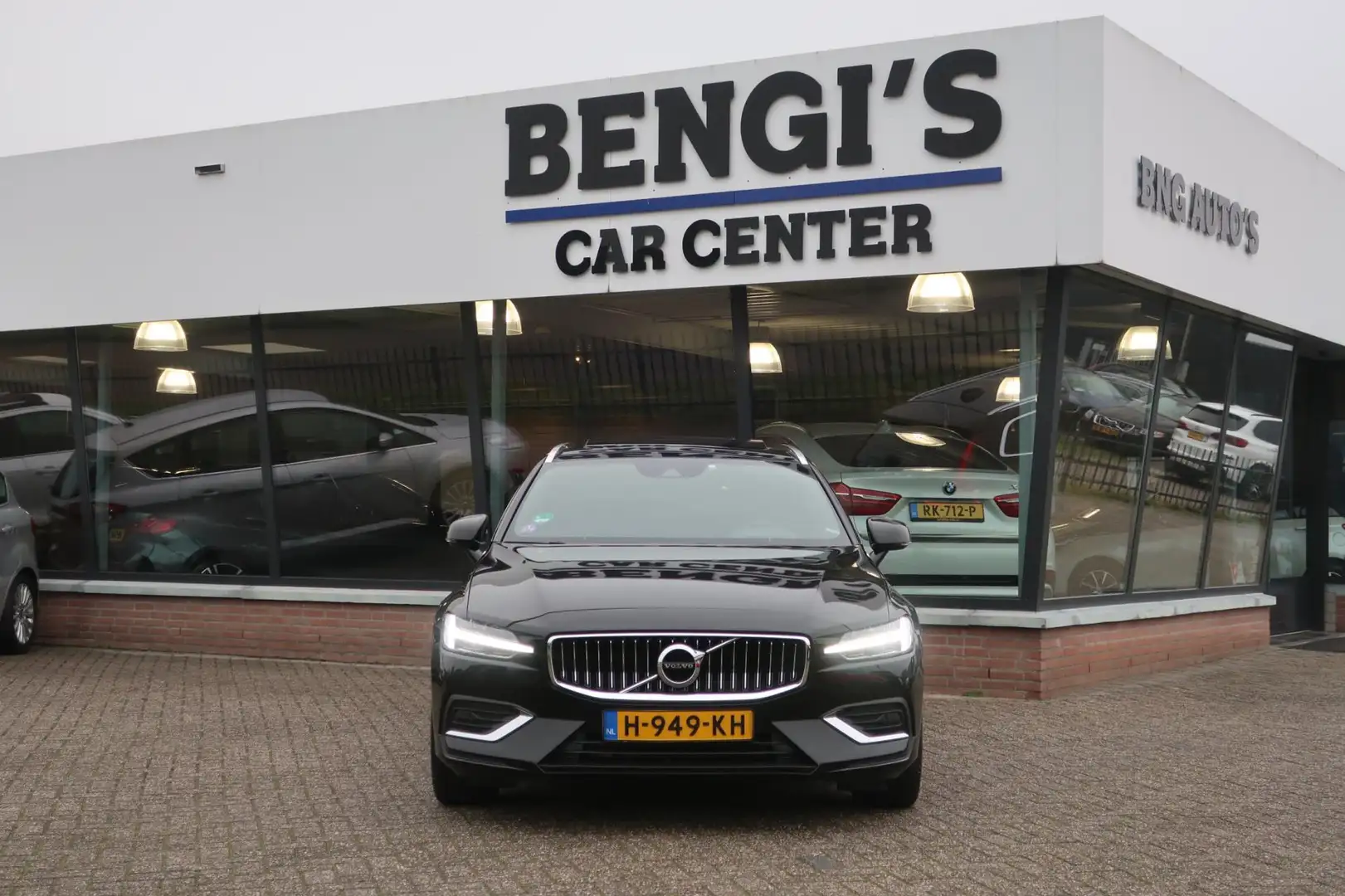 Volvo V60 2.0 T5 Inscription 1e EIG_ADAP-CRUIS_PANO_HUD-UP_B Noir - 2