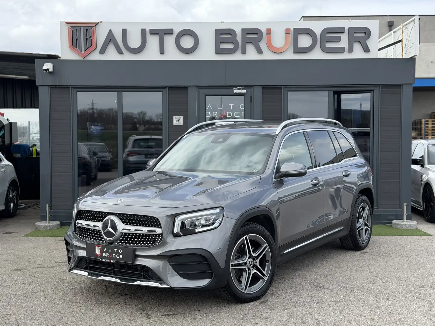 Mercedes-Benz GLB 200 d Aut. 7 Sitze AMG-Line *Ambiente* Grau - 1