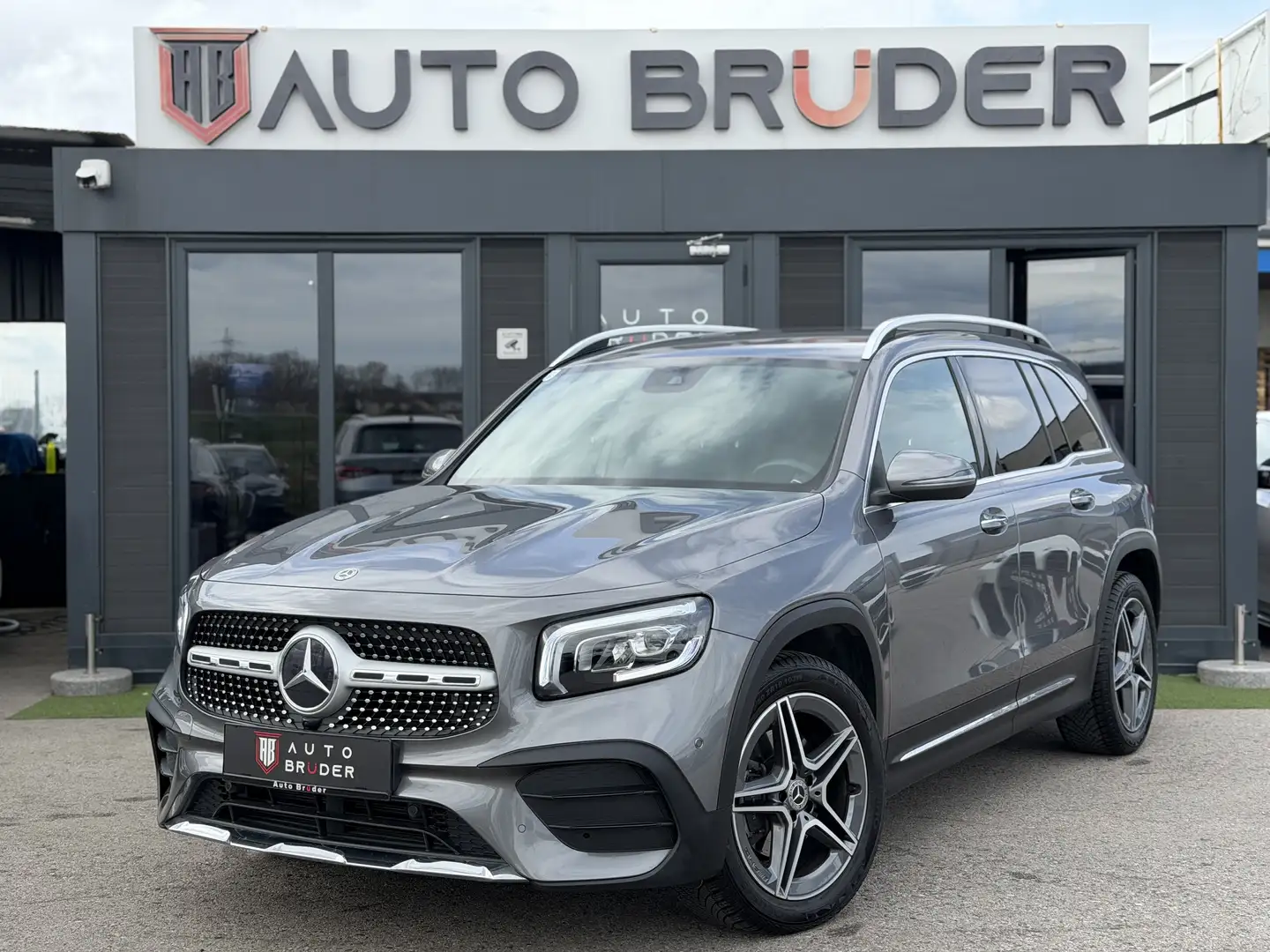 Mercedes-Benz GLB 200 d Aut. 7 Sitze AMG-Line *Ambiente* Grau - 2