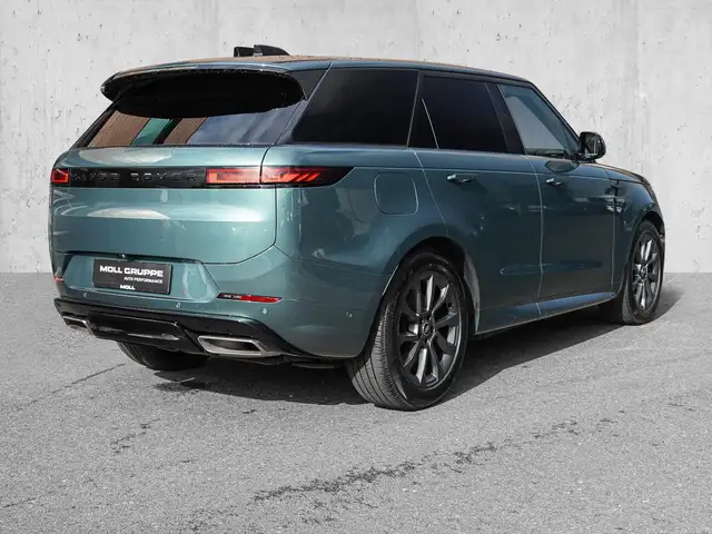 Land Rover Range Rover Sport view 4