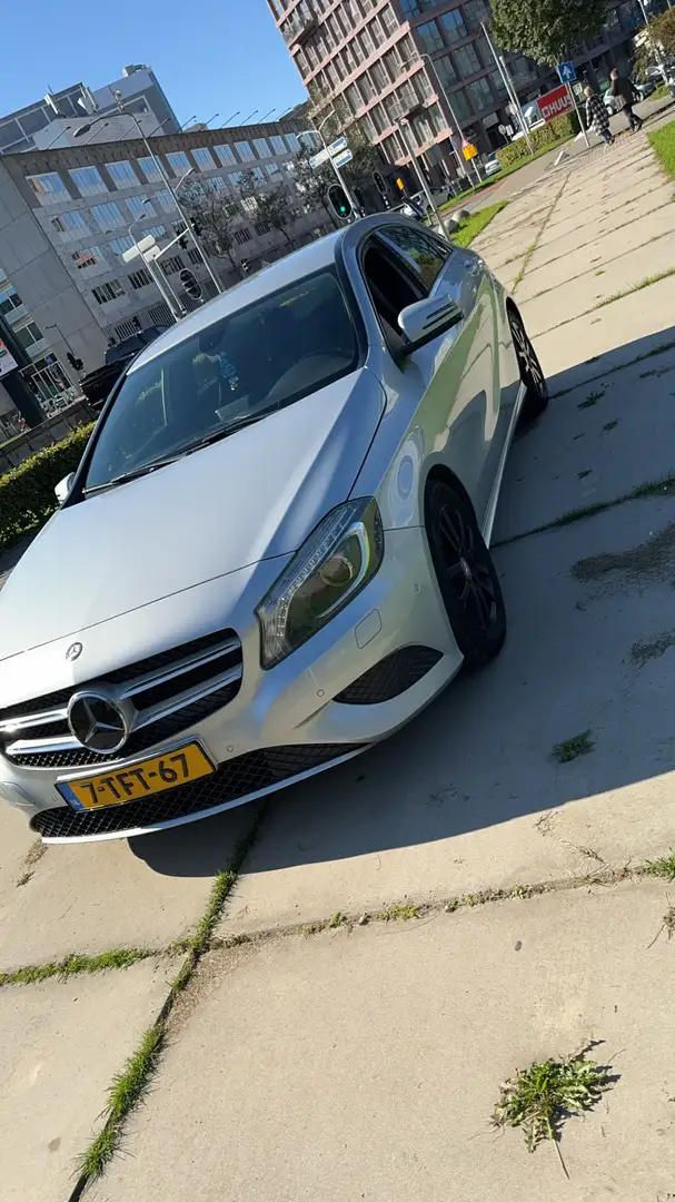Mercedes-Benz A 180 Amg Look Grijs - 2