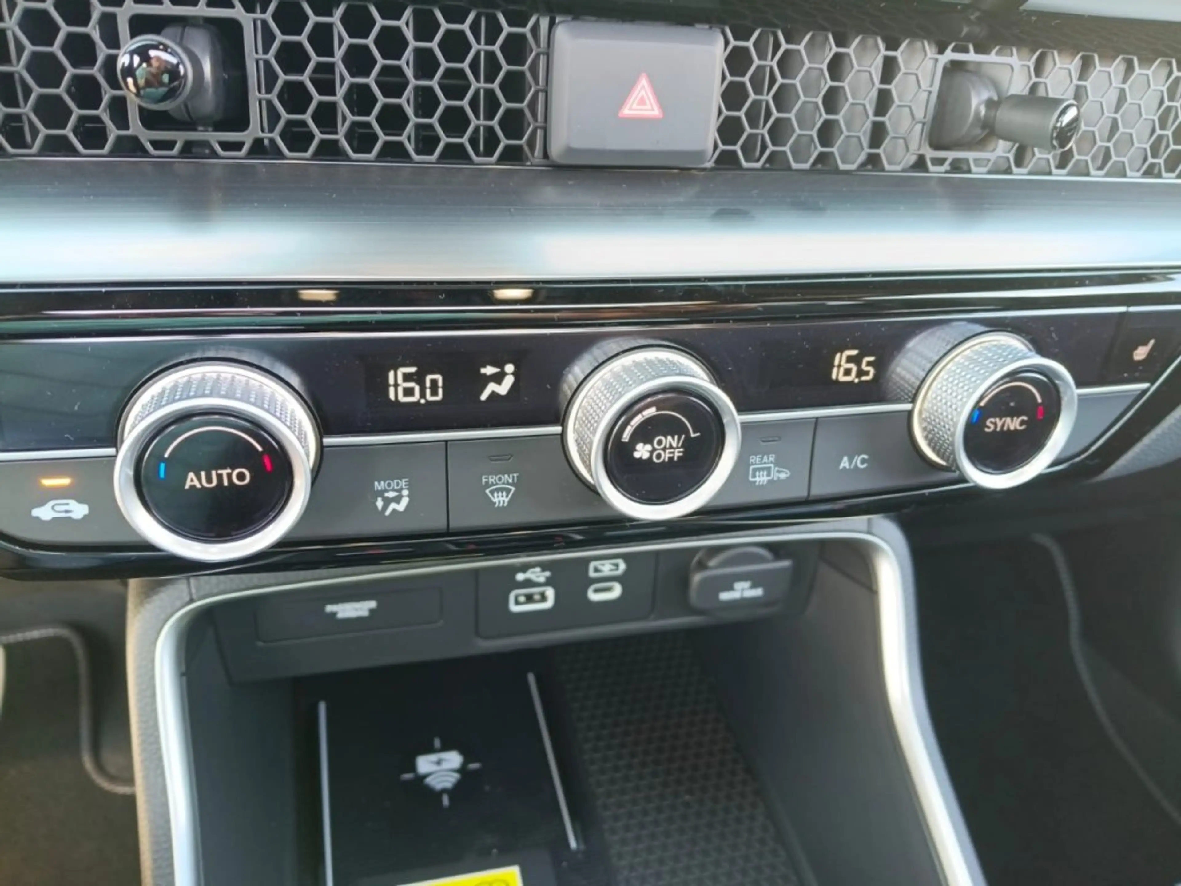 Honda CR-V e:HEV 4WD  Allrad 2.0 AT Elegance — photo 15