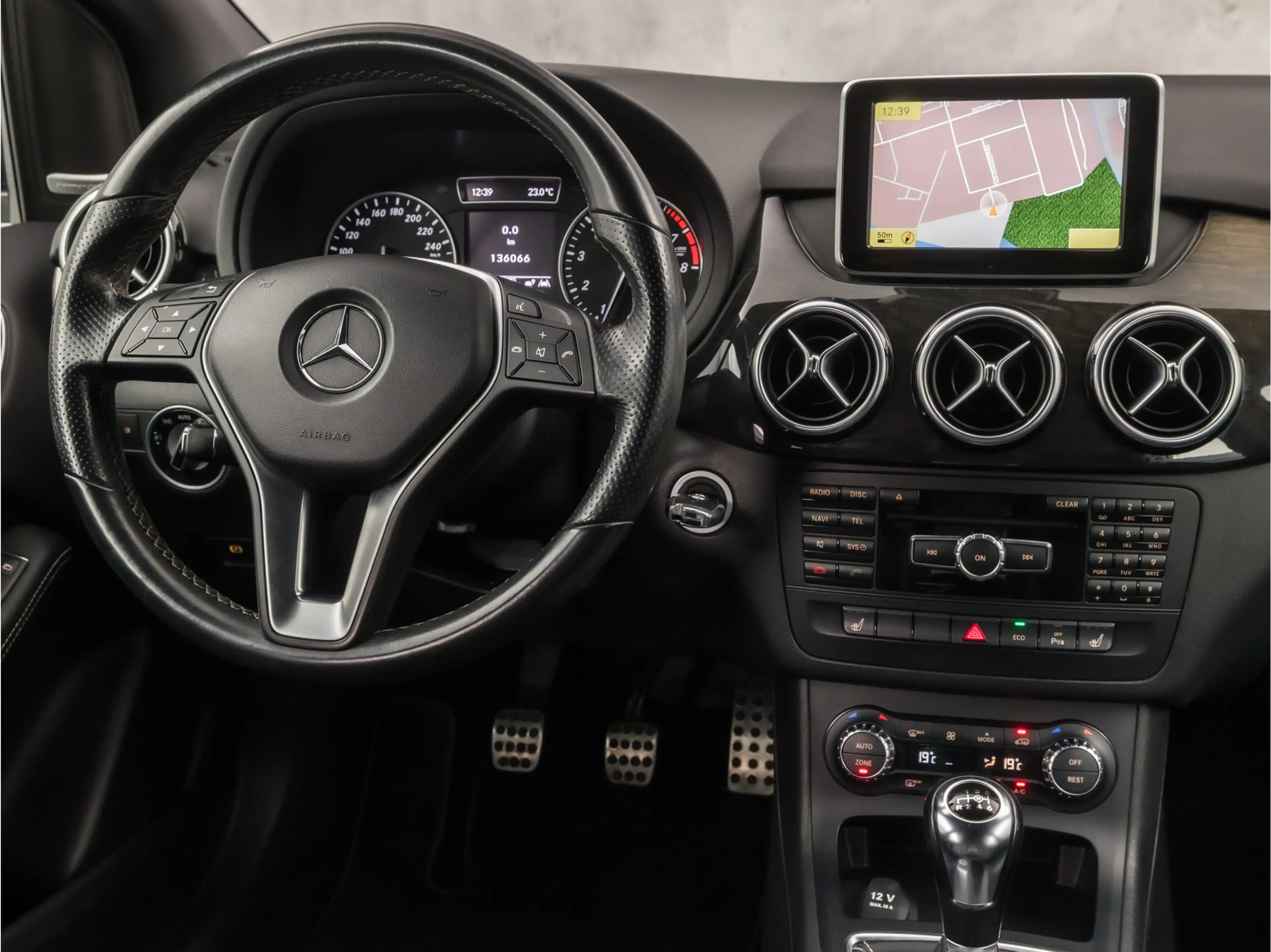 Mercedes-Benz B 200 AMG Sport 157Pk (GROOT NAVI, CLIMATE, CAMERA, HARM — photo 7