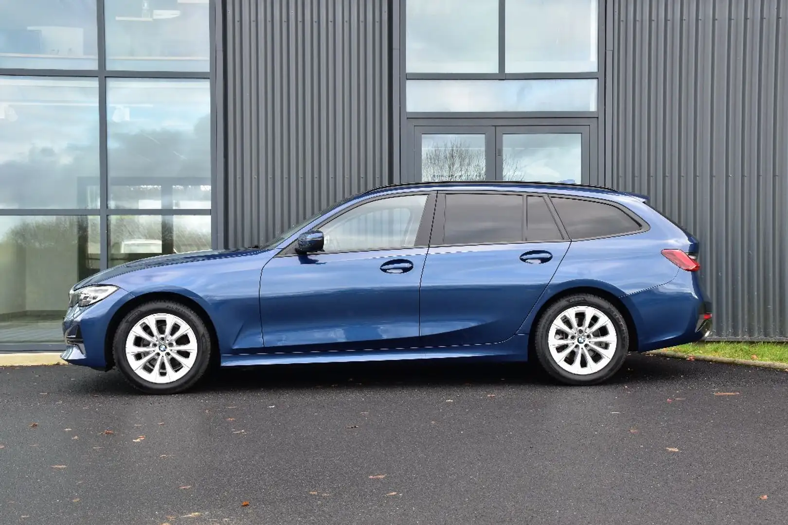 BMW 318 Touring (G21) 318D 150 LOUNGE BVA8 Blau - 2