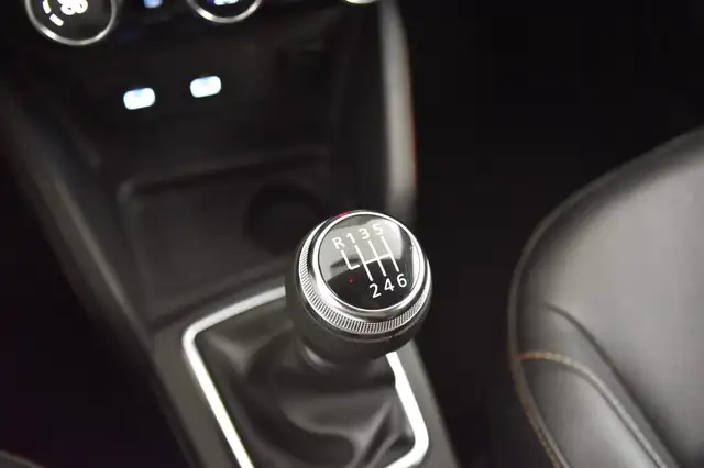 Dacia Duster view 12