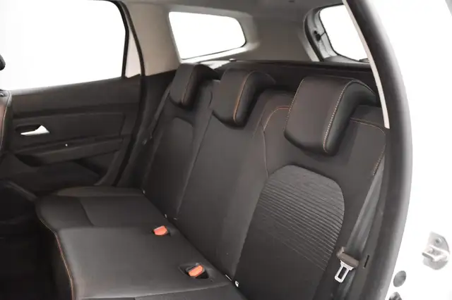 Dacia Duster view 14