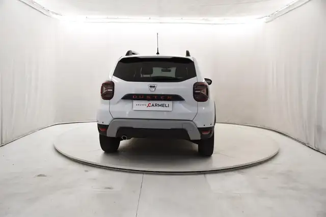 Dacia Duster view 4