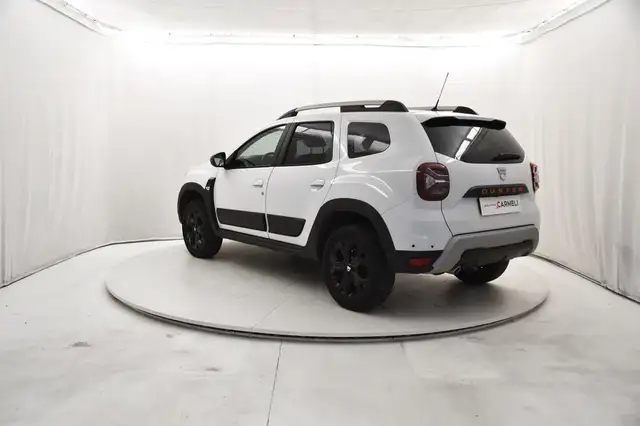 Dacia Duster view 3