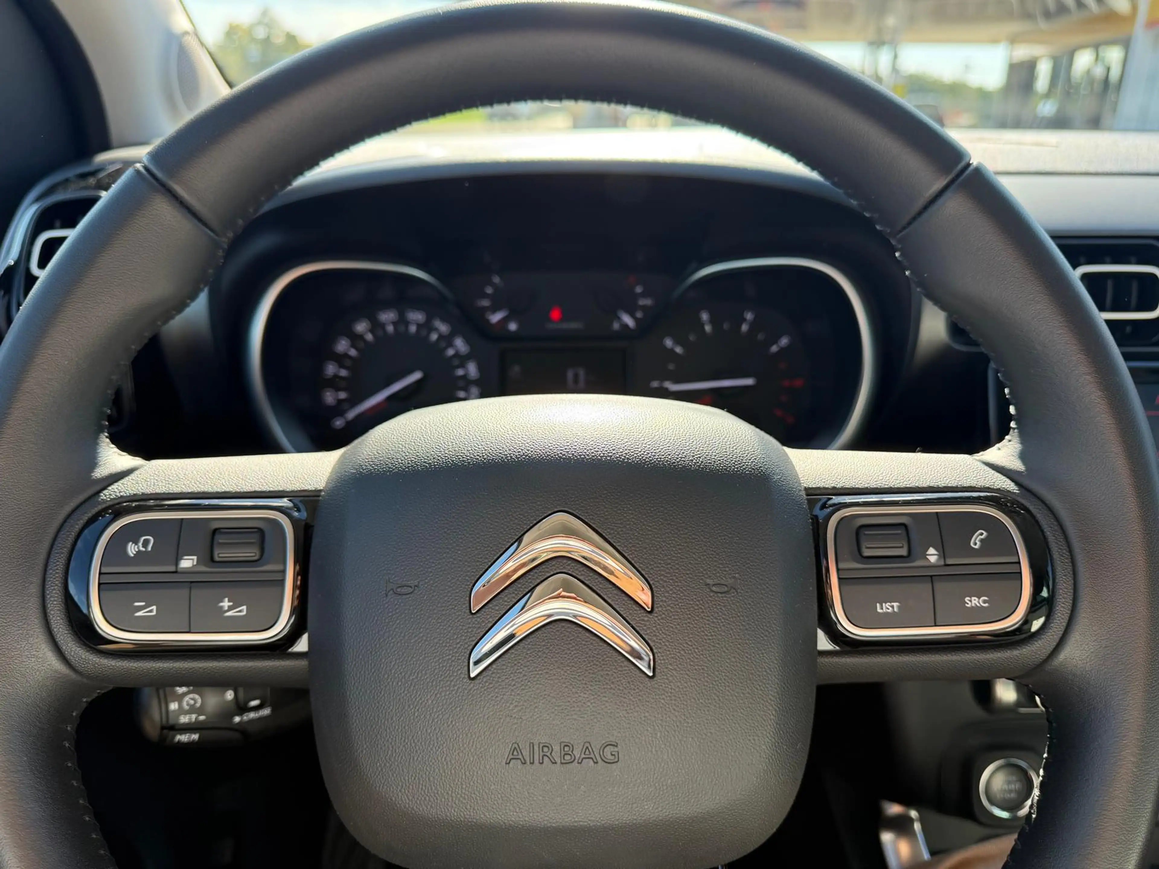 Citroen C3 Aircross 1.2 12V e-THP / PureTech — photo 10
