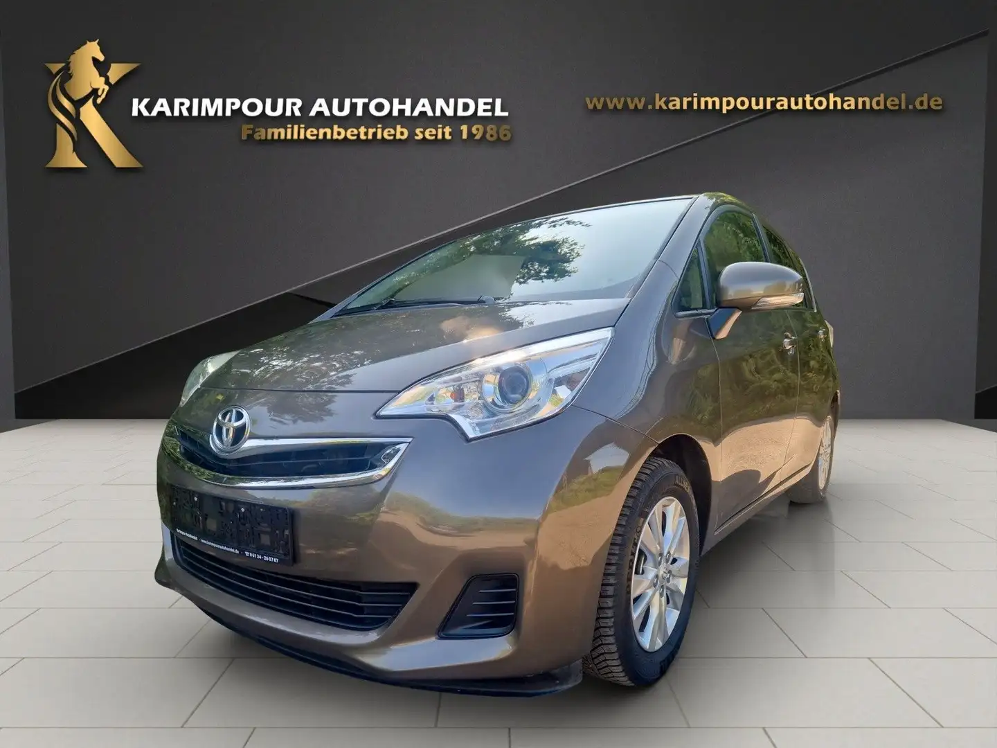 Toyota Verso-S Braun - 1