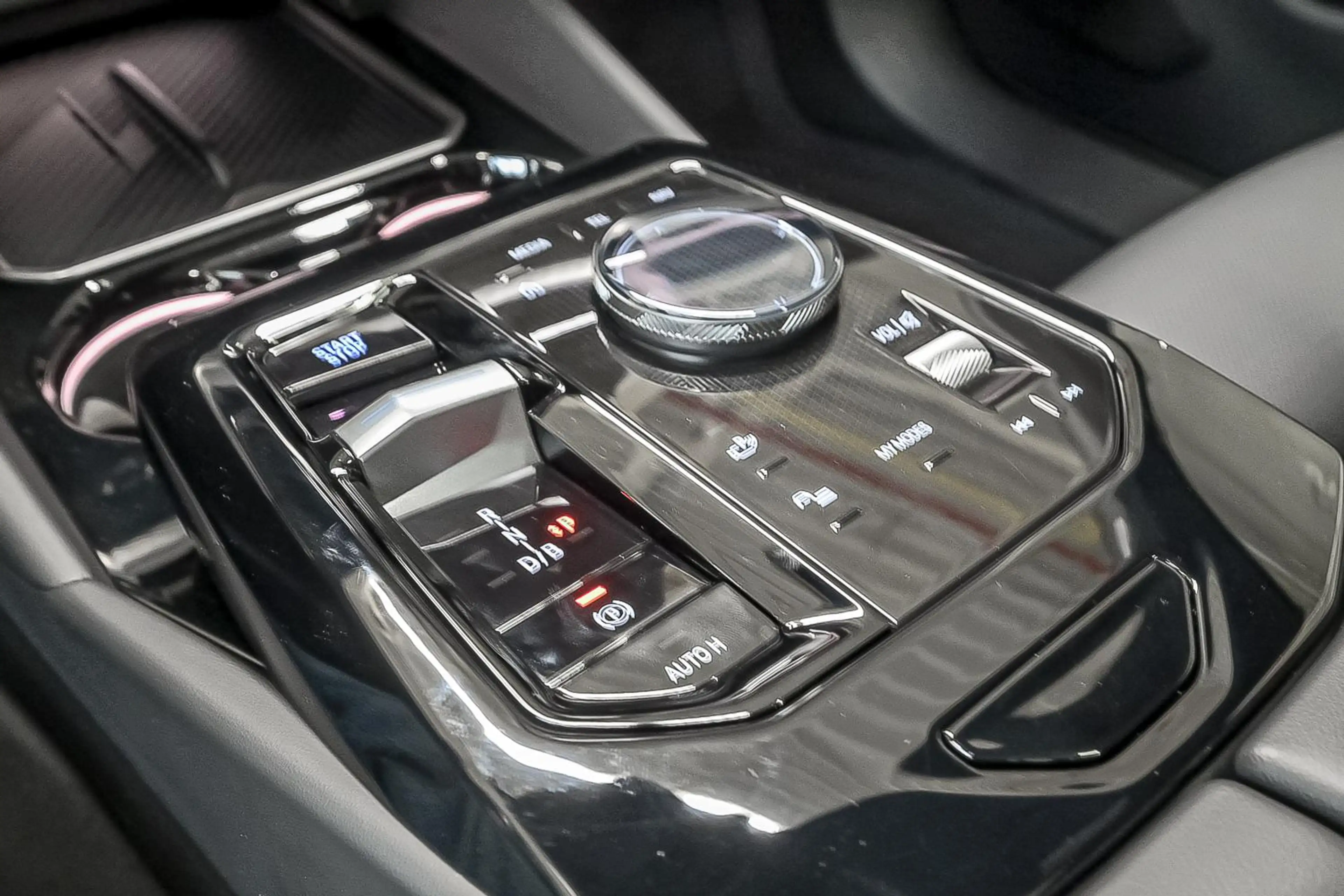 BMW i5 Berline-2 ans/jaar garantie — photo 11
