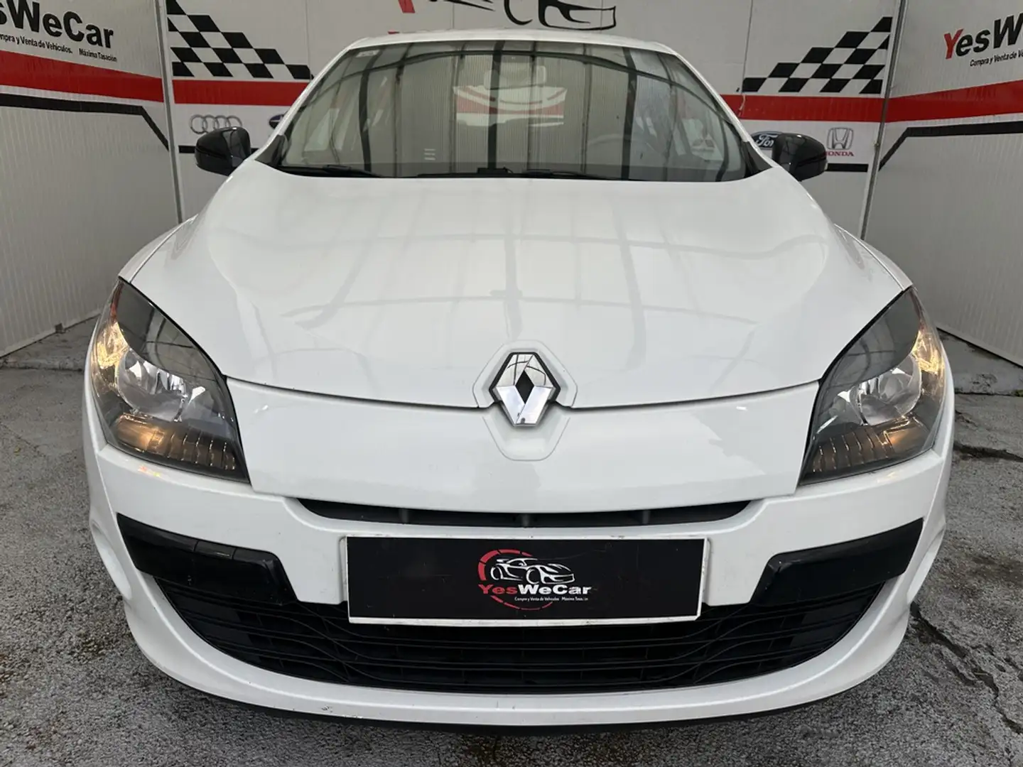 Renault Megane 1.6 Authentique 110 Weiß - 2