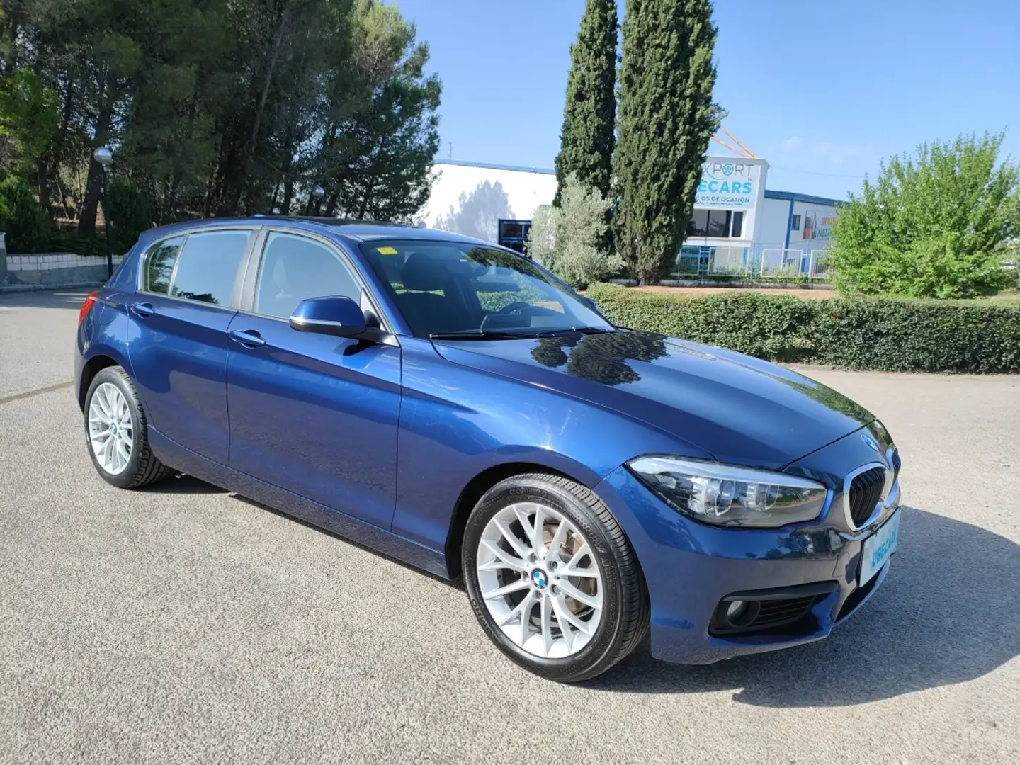 BMW 116 116d Blau - 2