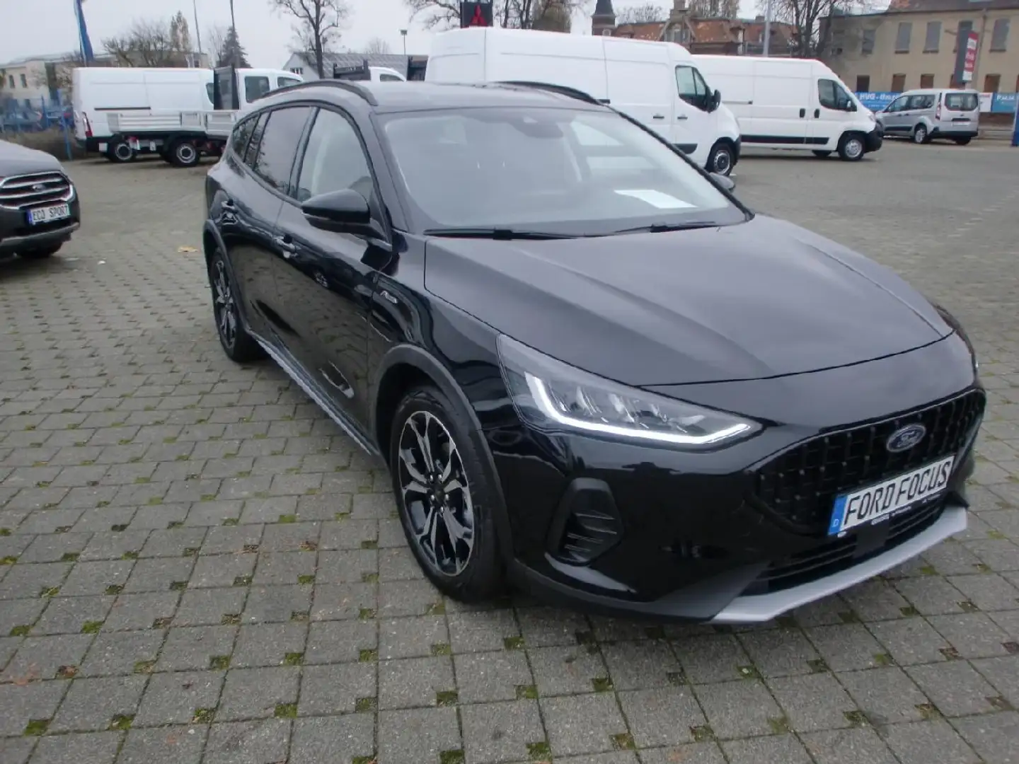 Ford Focus Turnier MHEV Active ACC LED Navi Kamera DA Schwarz - 2