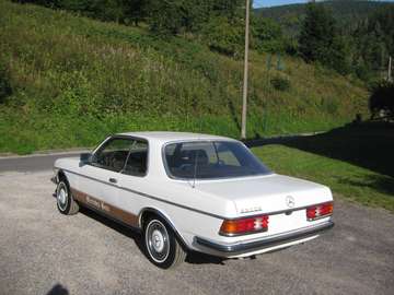 W123