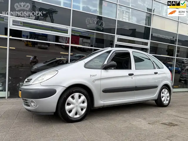Citroen Xsara Picasso 1.8i-16V Différence 2