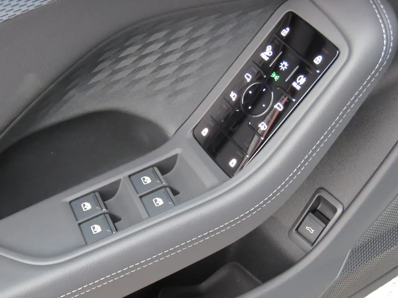 Audi A6 Avant TDI S line PANO LEDER 20"Alu TECH+ 10