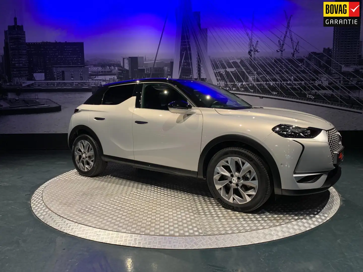 DS Automobiles DS 3 Crossback E-Tense So Chic 50 kWh *Leder*AppConnect*Head-Up*C Grijs - 1