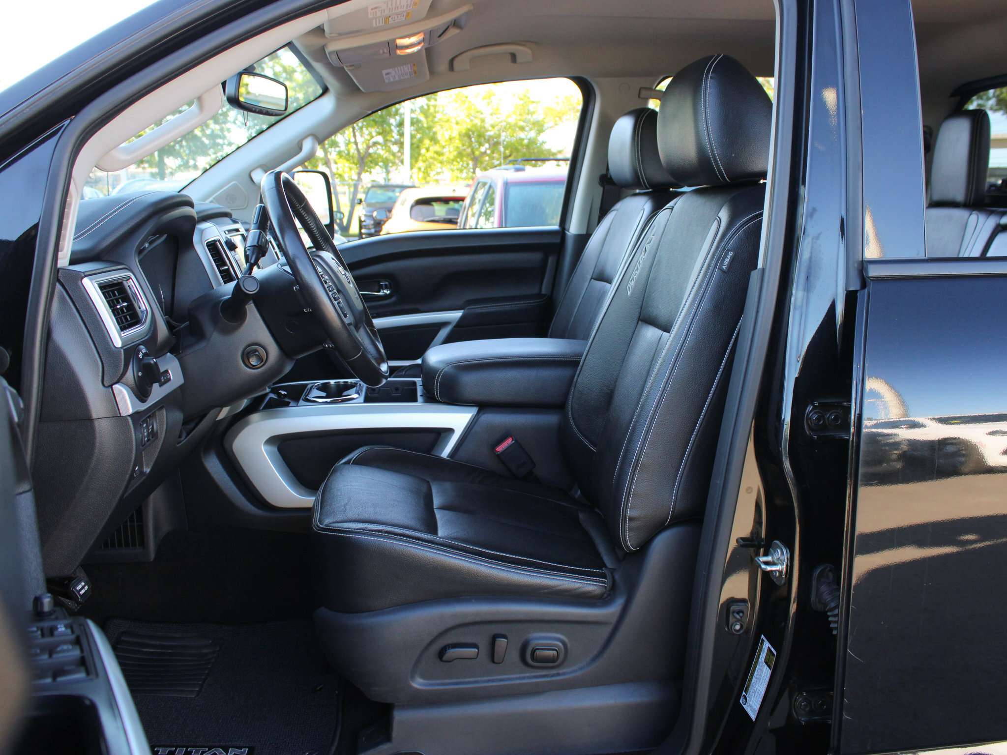 2018 Nissan Titan PRO 4X * | 3M PPF | 5.6L V8 | Tonneau Cover | 360 — снимка 1