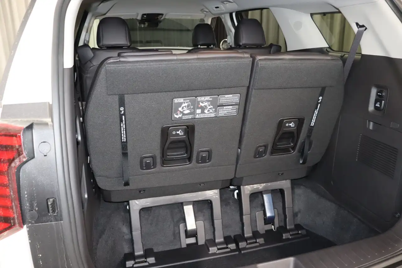 Kia Carnival снимка Kia Carnival