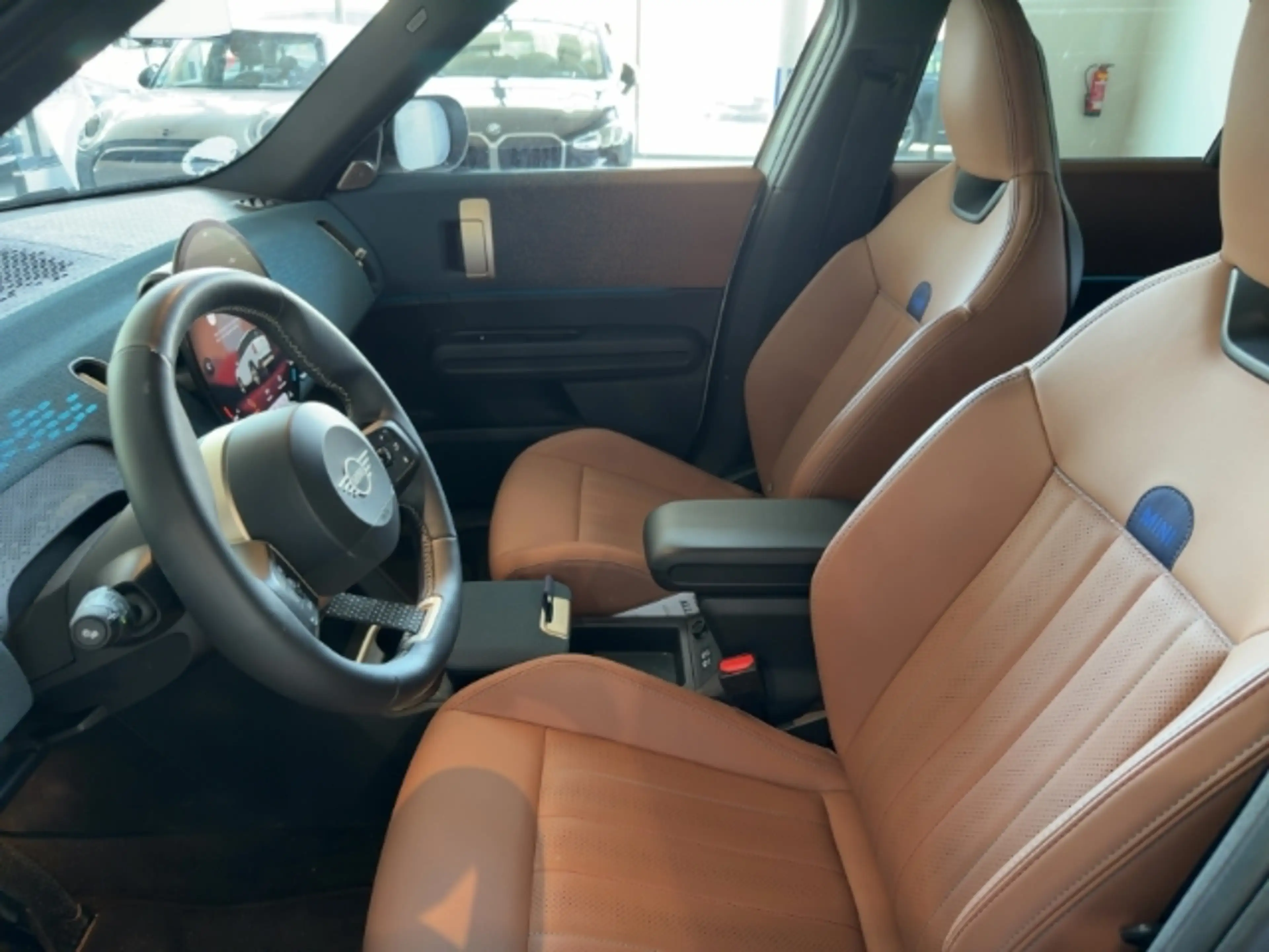 MINI Cooper S Countryman ALL4 Panorama Navi HarmanKardon LED Kurvenlicht El — photo 6