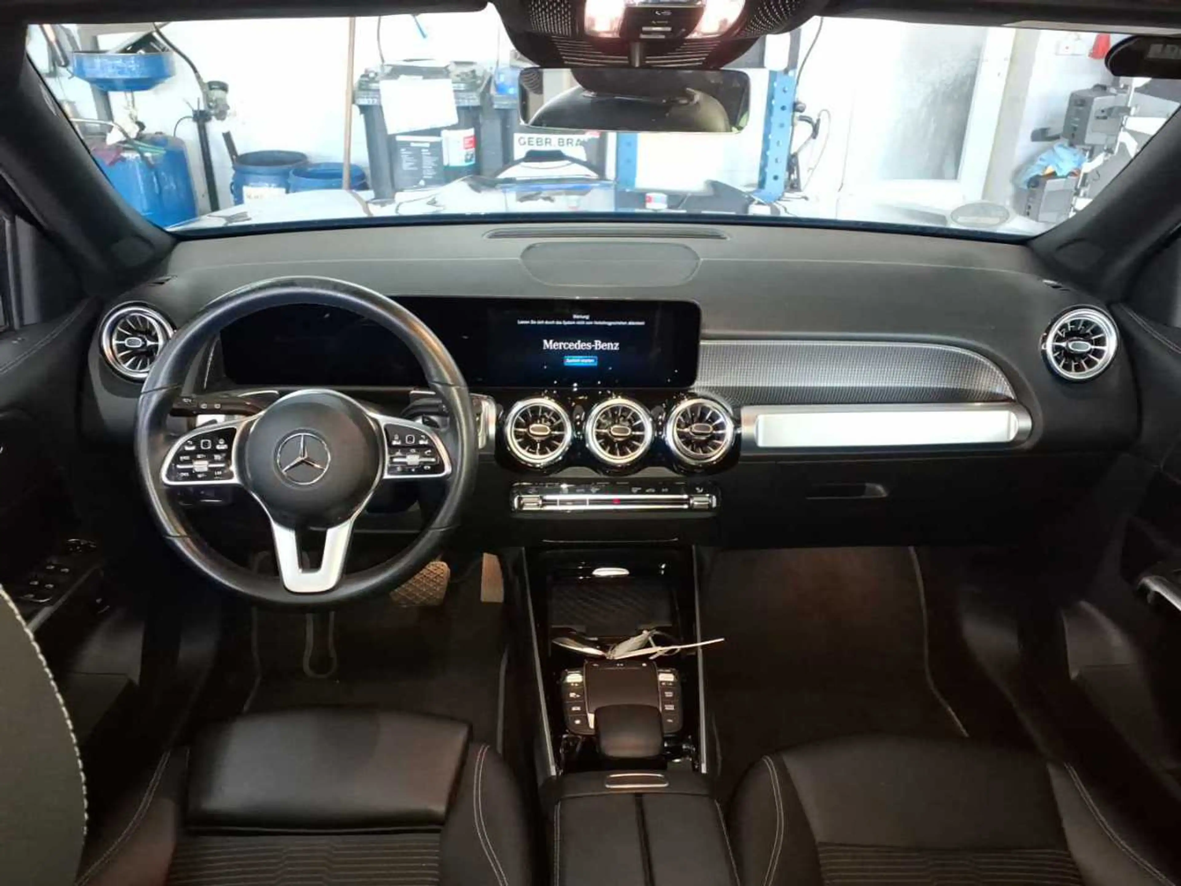 Mercedes-Benz GLB 200 GLB 200 7-SITZE NAVI LED RADIO TEMPO MFL PANO SHZ GSD VC — photo 5
