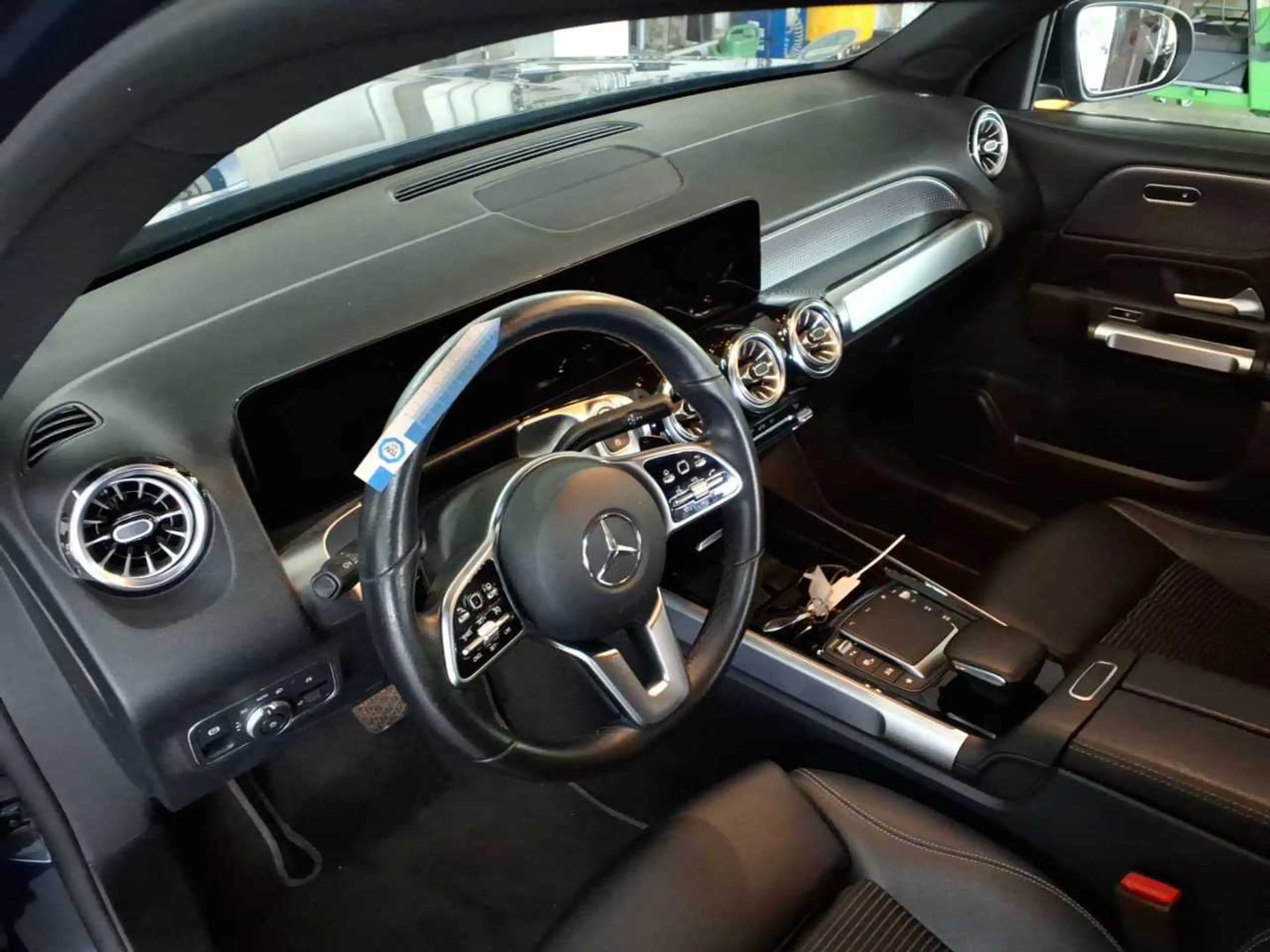 Mercedes-Benz GLB 200 GLB 200 7-SITZE NAVI LED RADIO TEMPO MFL PANO SHZ GSD VC — photo 6