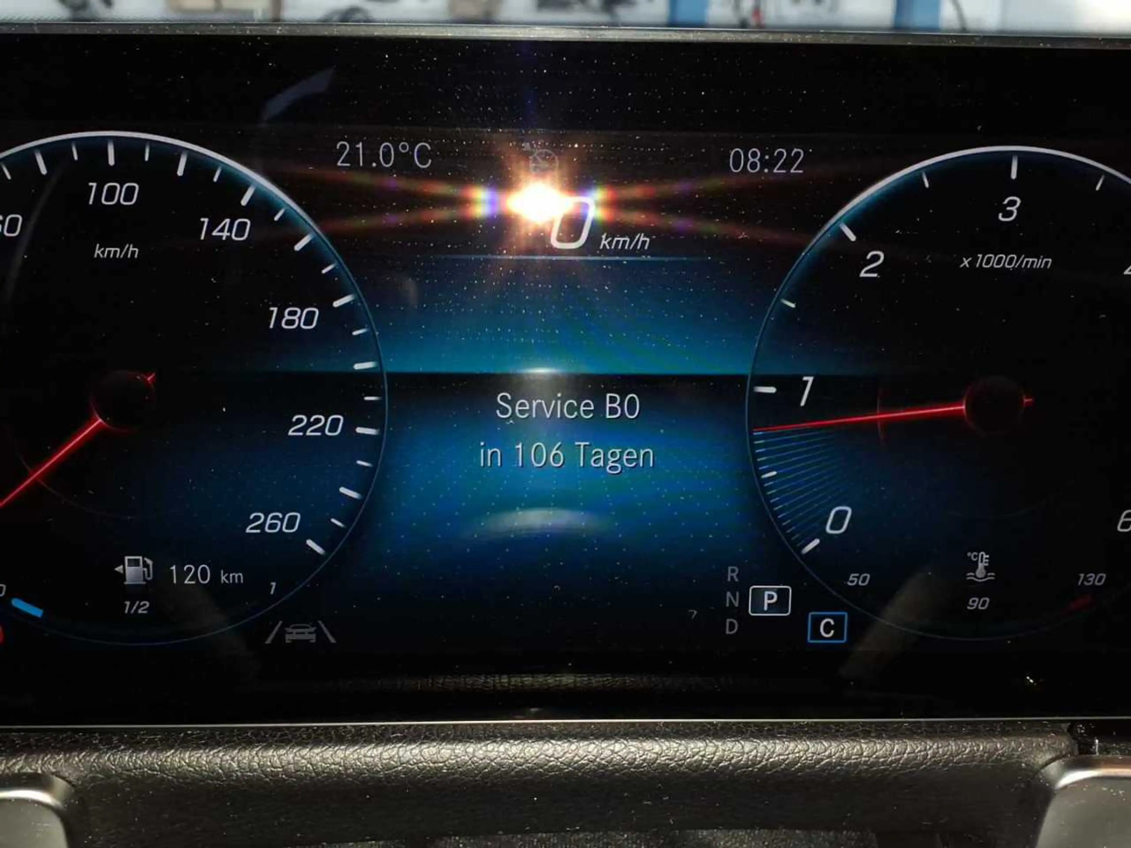 Mercedes-Benz GLB 200 GLB 200 7-SITZE NAVI LED RADIO TEMPO MFL PANO SHZ GSD VC — photo 11