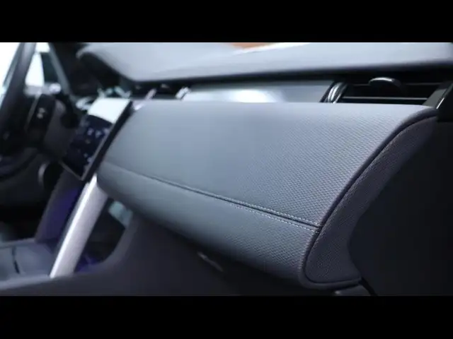Land Rover Discovery Sport view 11