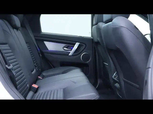 Land Rover Discovery Sport view 13