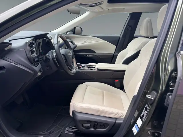 Lexus RX view 10