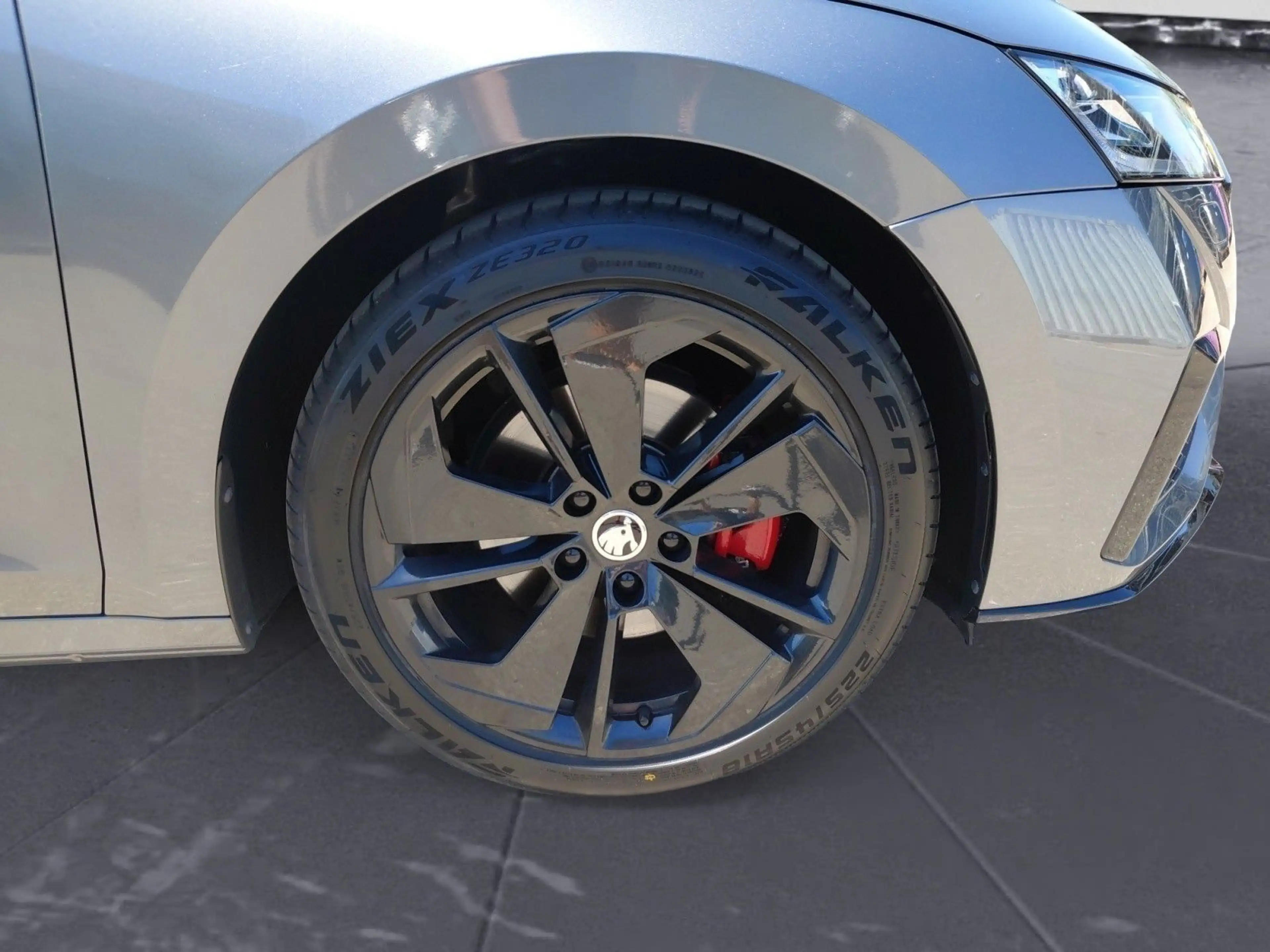 Skoda Octavia Combi RS — photo 12