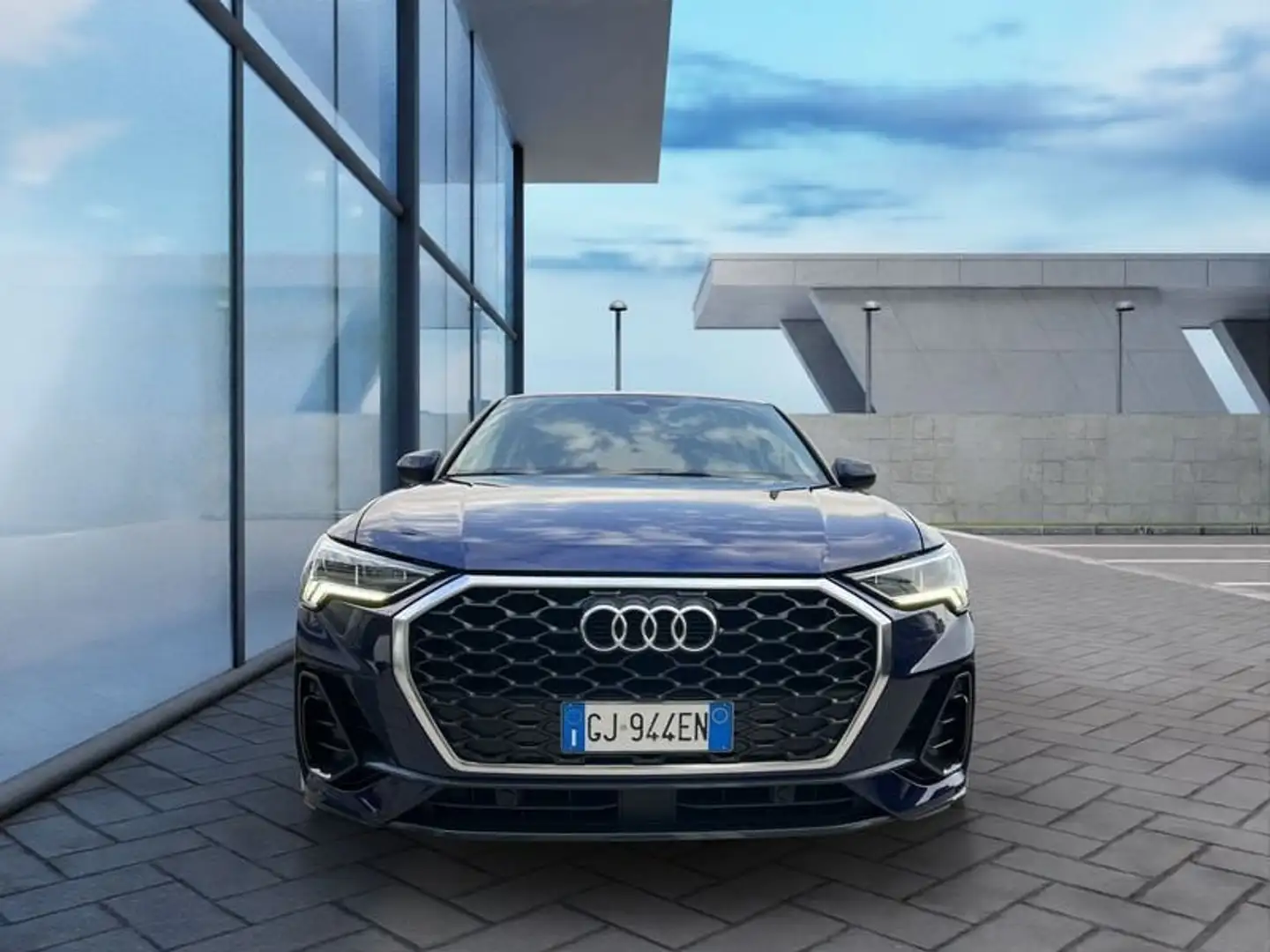 Audi Q3 SPB 35 TDI S tronic Business Plus Blu/Azzurro - 2