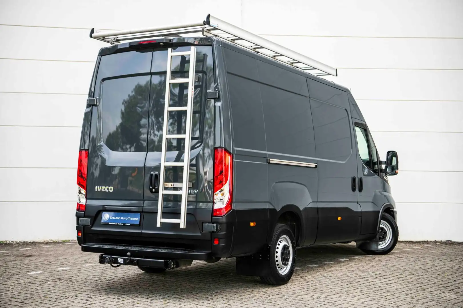 Iveco Daily 35S180 3.0 180pk Automaat L2H2 MARGE |LED|Navi|Cru Grey - 2