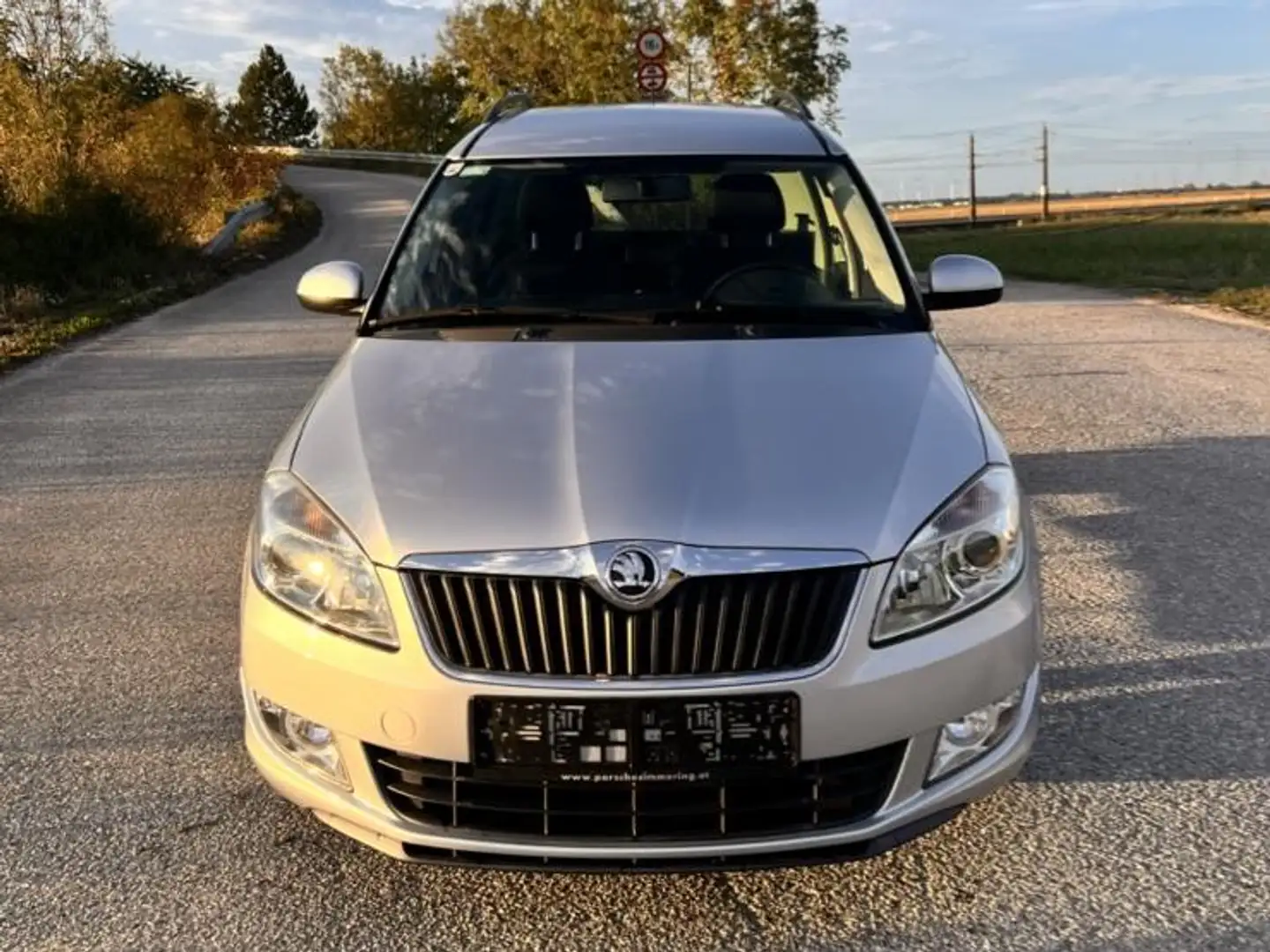 Skoda Roomster Roomster Ambition  1,2 TSI Ambition Silber - 2