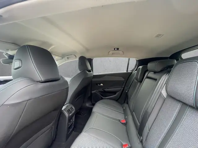 Peugeot 308 view 8